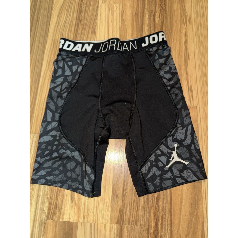 Jordan Boys Compression Shorts Sz L Large 14/16 Black Gray Lot